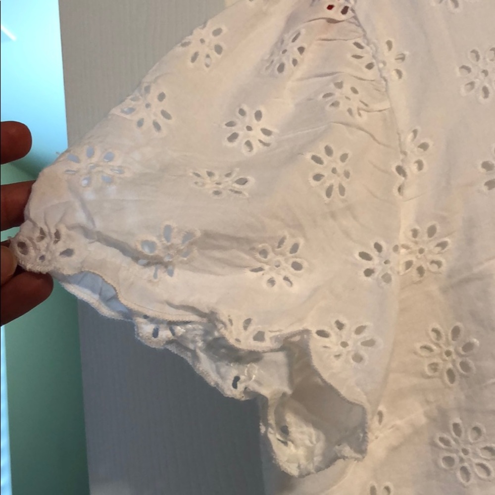 White blouse - Picture 3 of 3